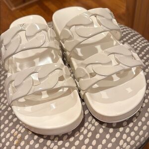 Tory Burch White Sandals with Cushioned Footbed. Size 10 NWOT